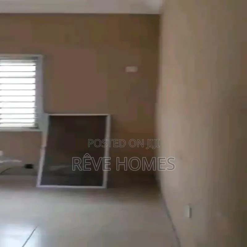 3bdrm Block of Flats in Soluyi for rent in Soluyi