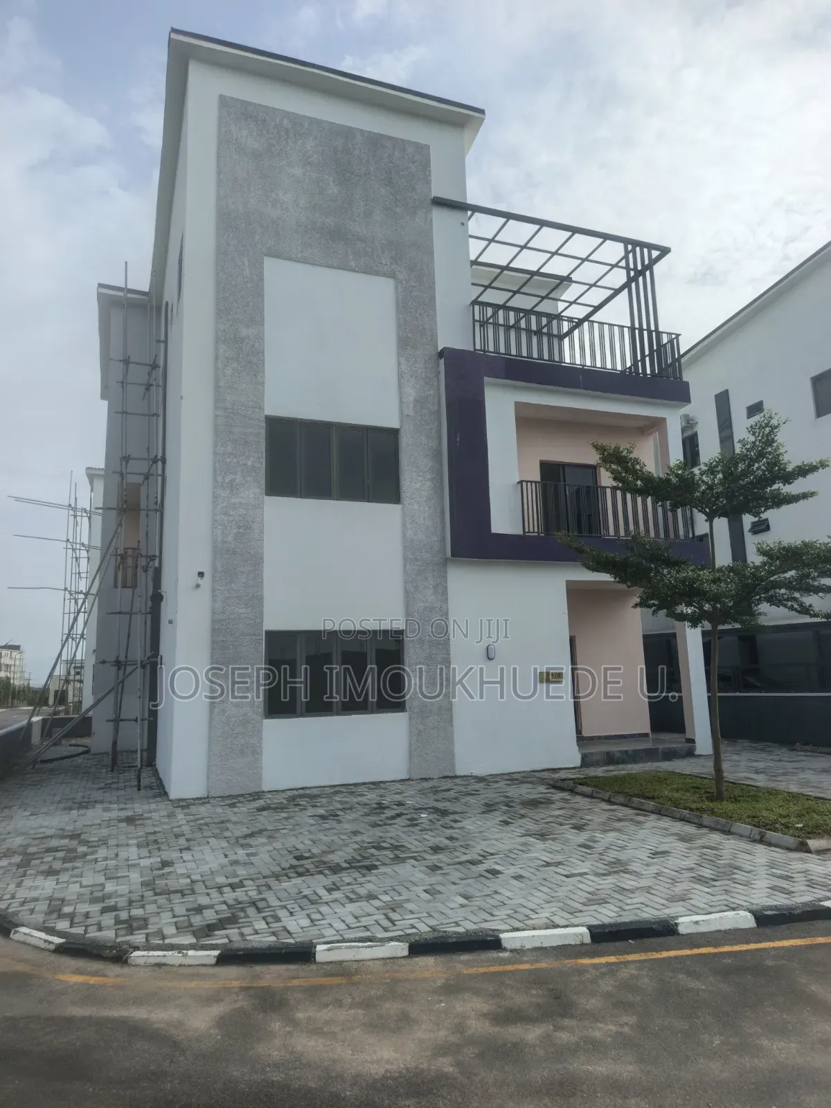 5bdrm Duplex in Dme, Zone B for sale in Zone B