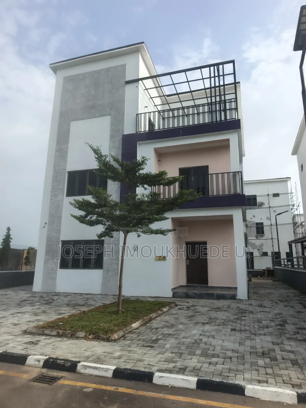 5bdrm Duplex in Dme, Zone B for sale in Zone B