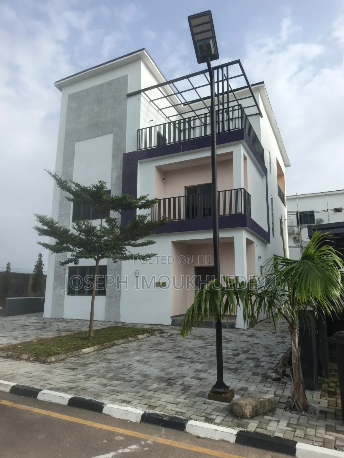 5bdrm Duplex in Dme, Zone B for sale in Zone B