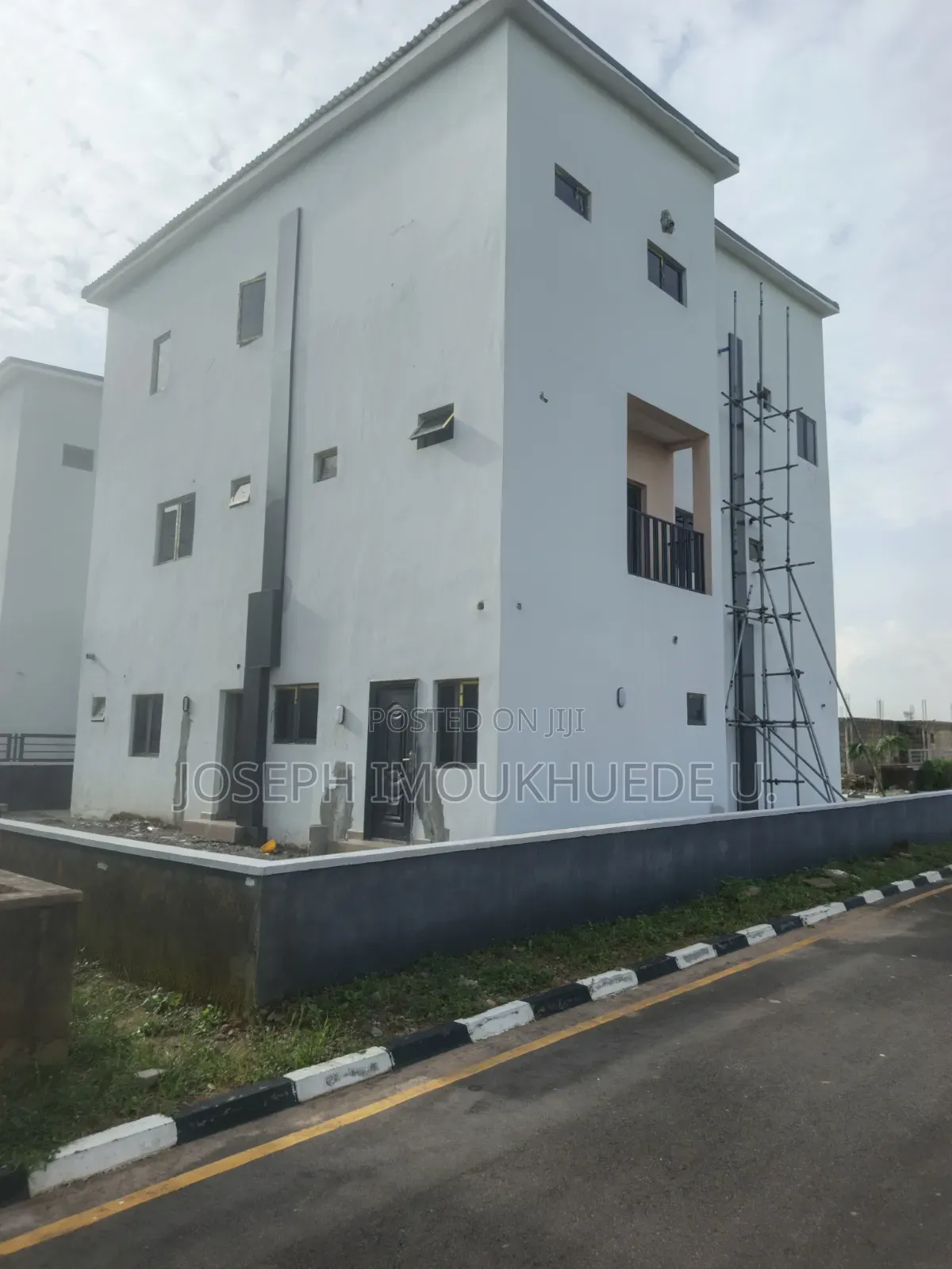 5bdrm Duplex in Dme, Zone B for sale in Zone B