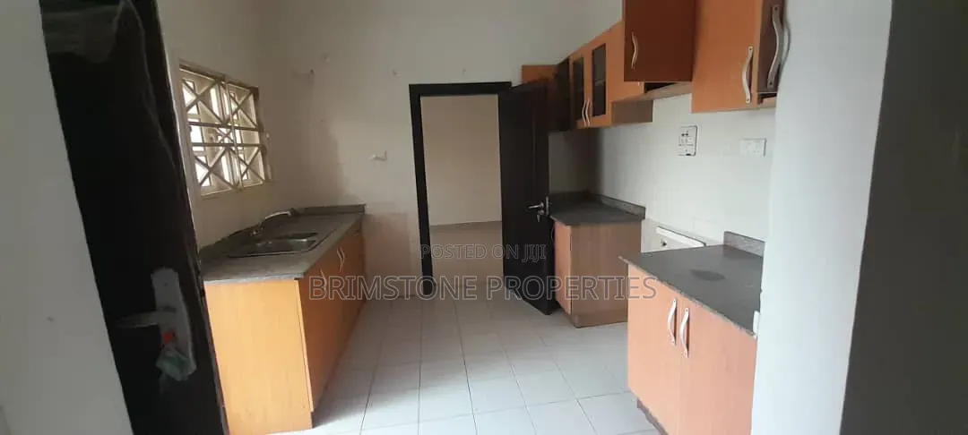 Furnished 3bdrm Apartment in Ogombo for rent in Ogombo