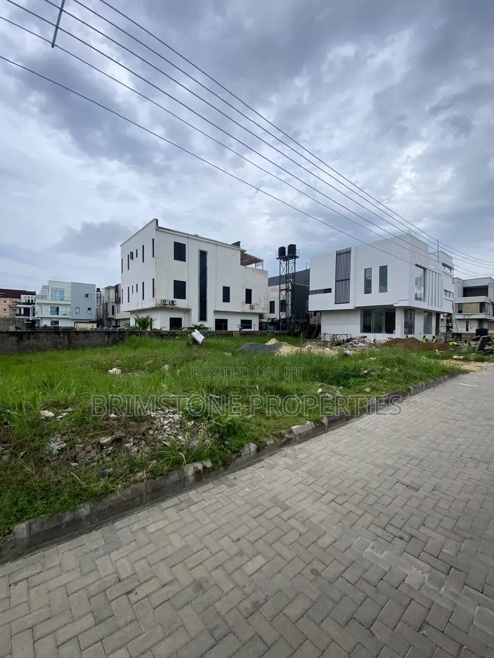 825 SQM Waterfront Land in Banana Island