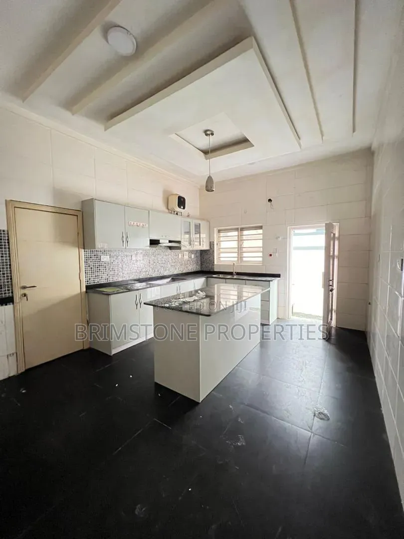 Furnished 1bdrm Shared Apartment in Ikota for rent in Ikota