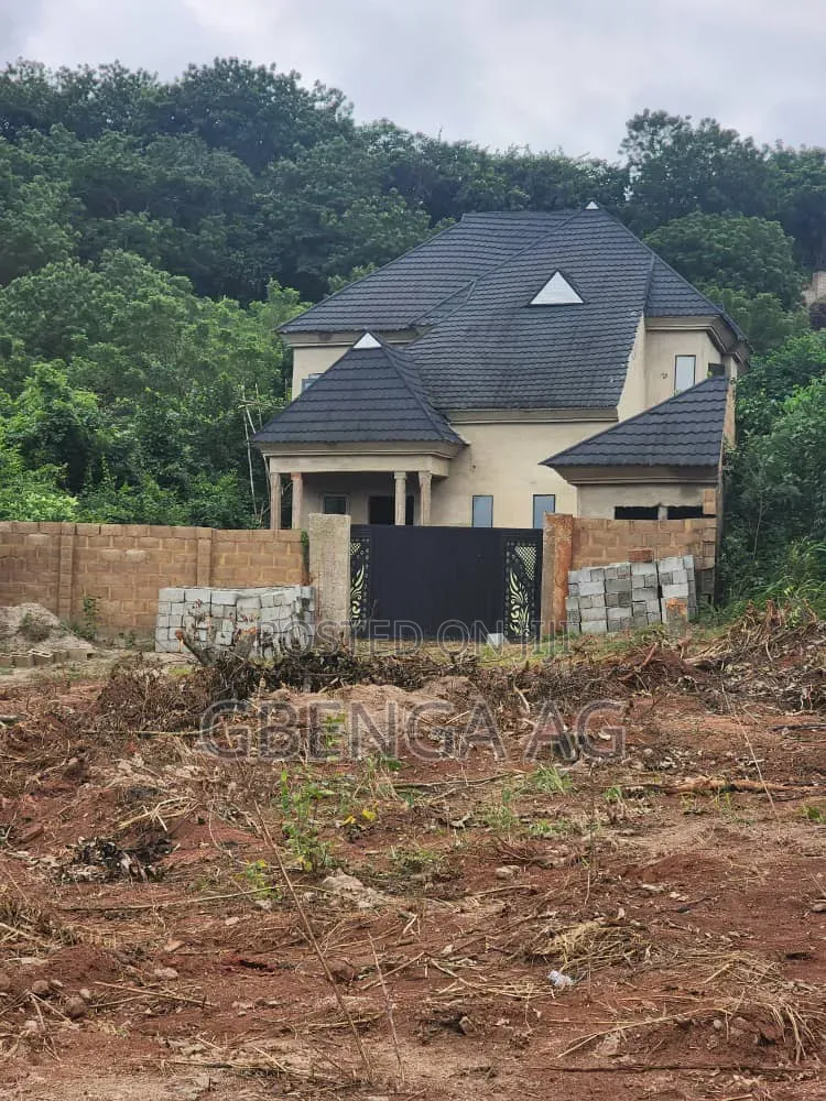 6bdrm Duplex in Oloke Extension, for sale in Abeokuta South