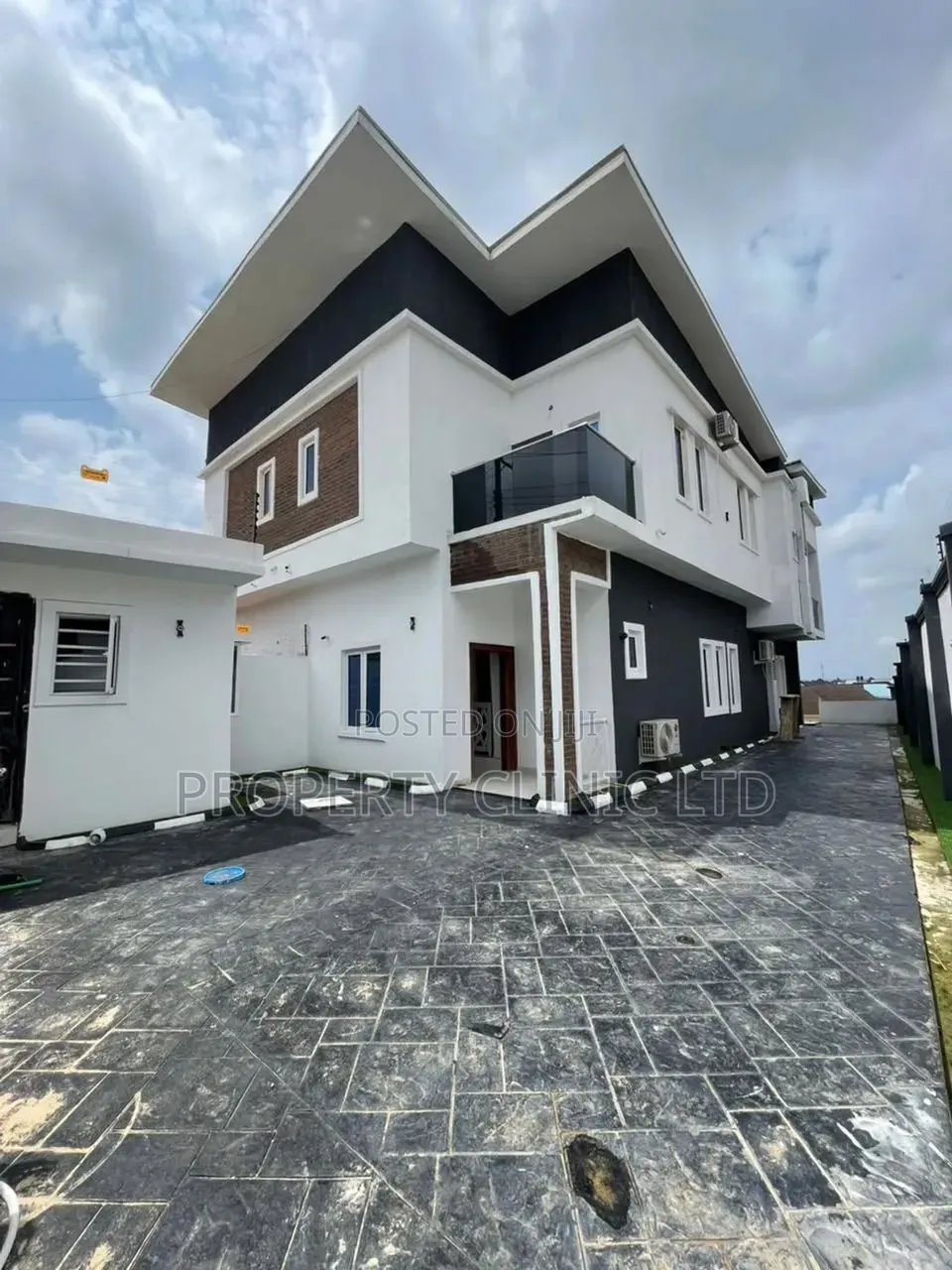 3bdrm Apartment in GRA Phase 1 for sale in GRA Phase 1