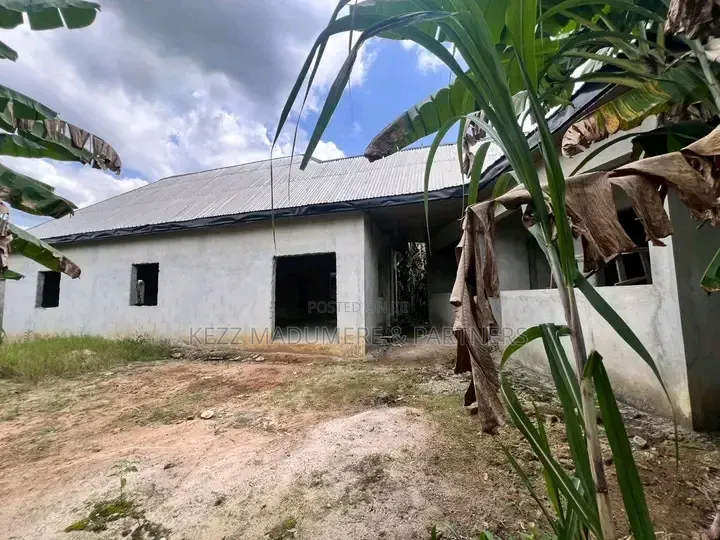 For Sale : A Mini Factory / Warehouse at Omigwe, Aluu , Ph in Ikwerre