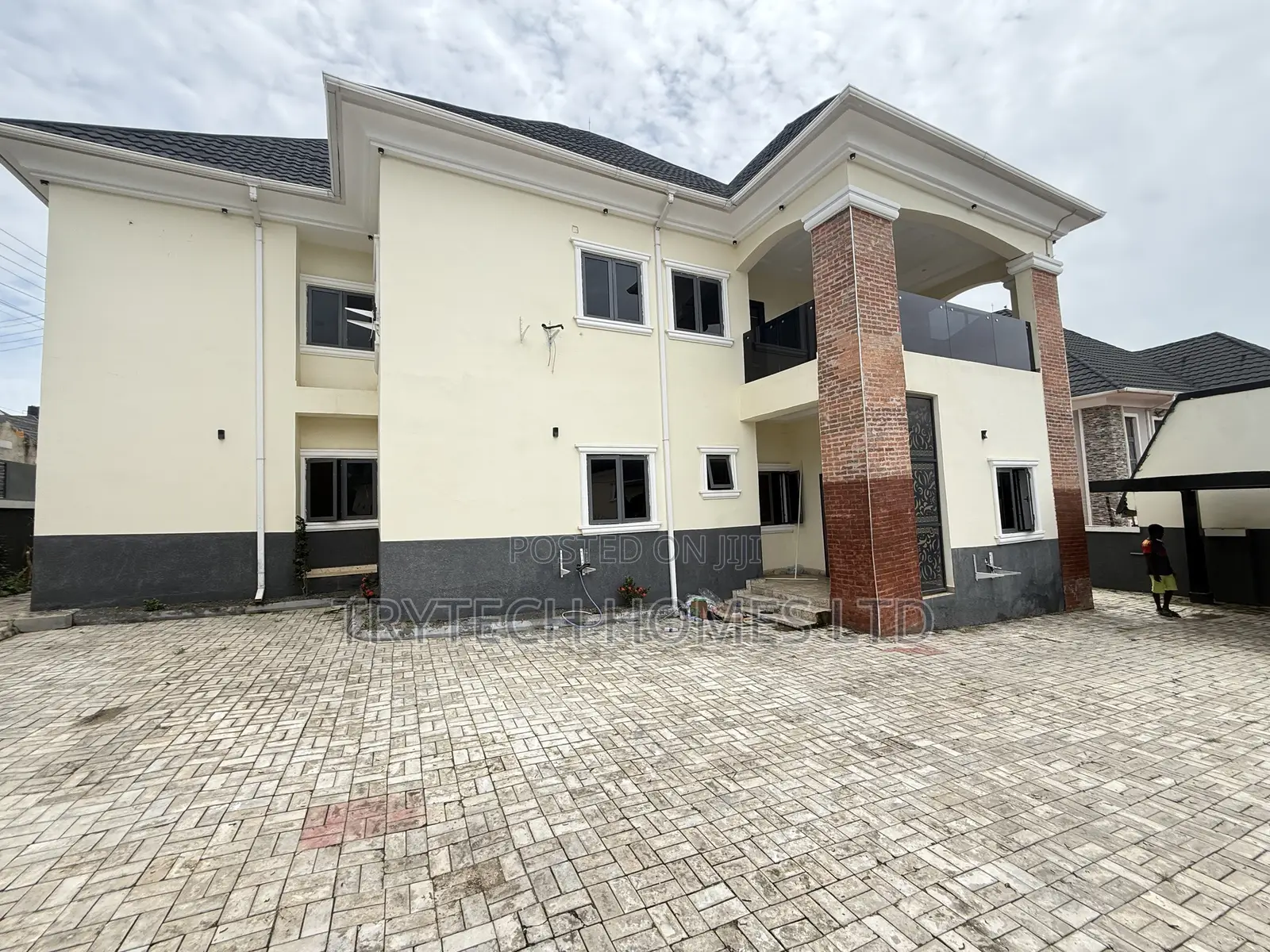 4bdrm Duplex in Mab Global, Bunkoro for rent in Bunkoro