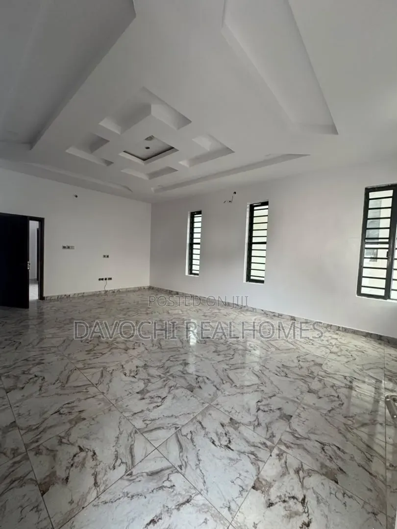 4bdrm Duplex in Ikota for rent in Ikota