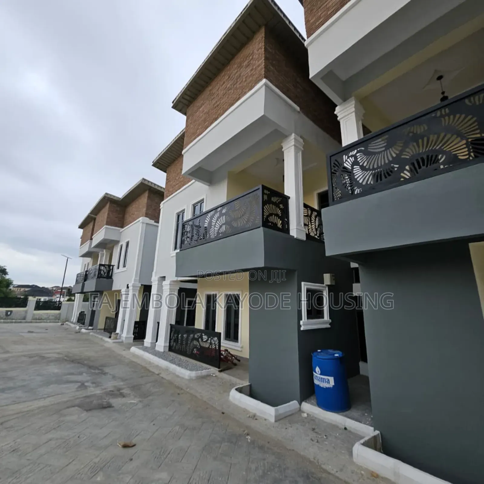 3bdrm Duplex in Kolapo Ishola Gra for rent in Akobo