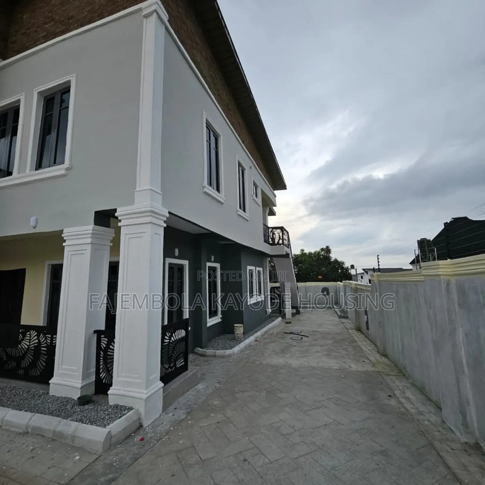3bdrm Duplex in Kolapo Ishola Gra for rent in Akobo