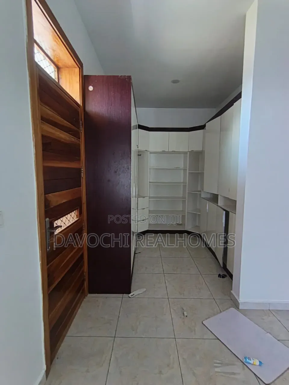 5bdrm Duplex in Ikota for rent in Ikota