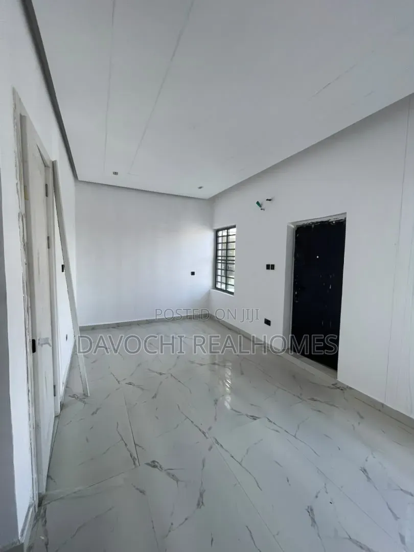 4bdrm Duplex in Chevron for sale in Chevron