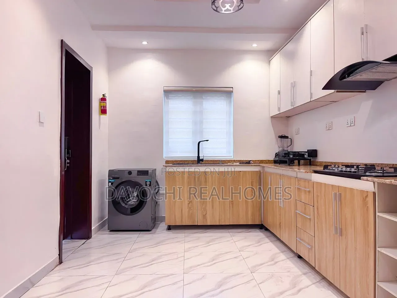 Furnished 3bdrm Apartment in Chevron for sale in Chevron