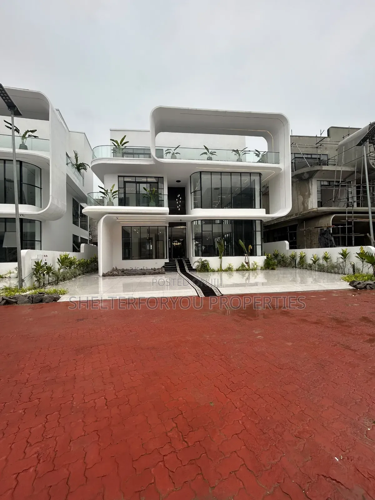 5bdrm Duplex in Osapa london for sale in Osapa london