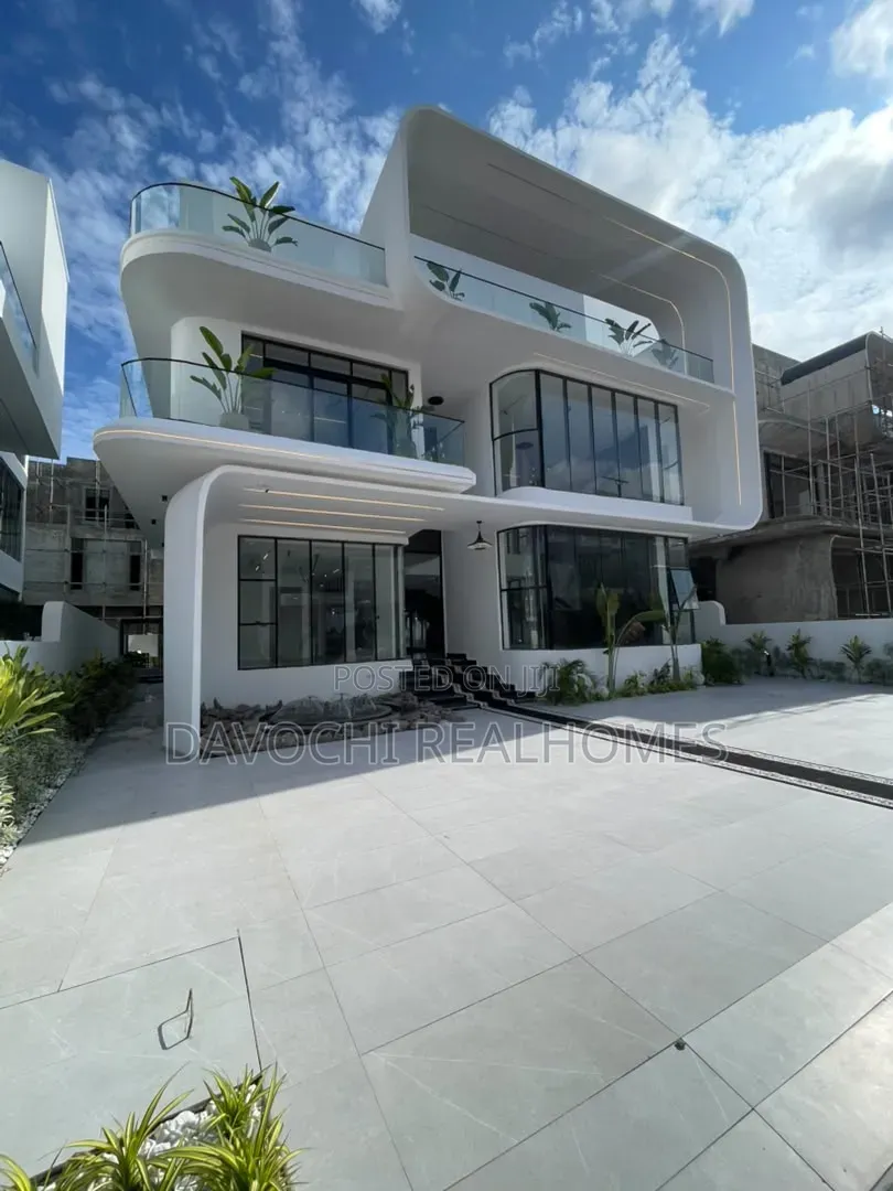 5bdrm Duplex in Osapa london for sale in Osapa london