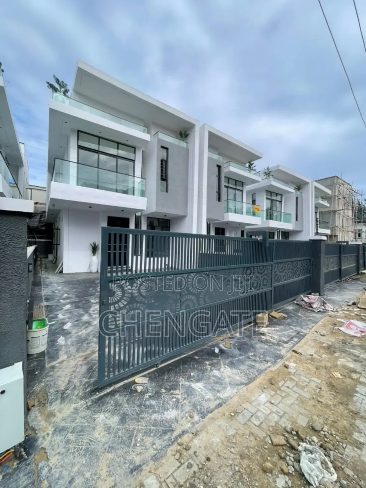4bdrm Duplex in Ikota for sale in Ikota