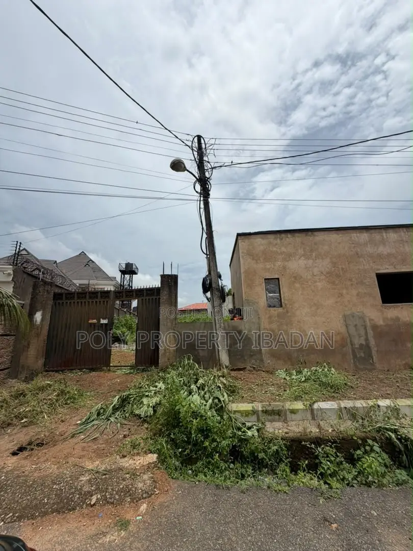 1326sqm Land Available for Sale. in Akobo