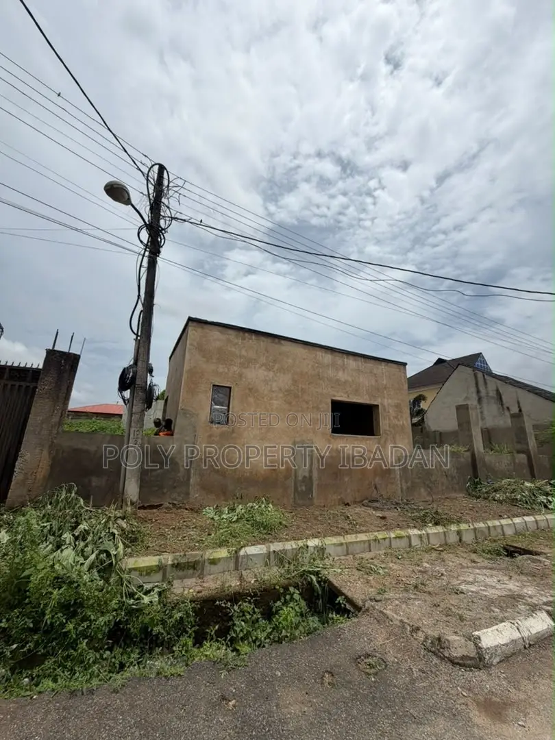 1326sqm Land Available for Sale. in Akobo