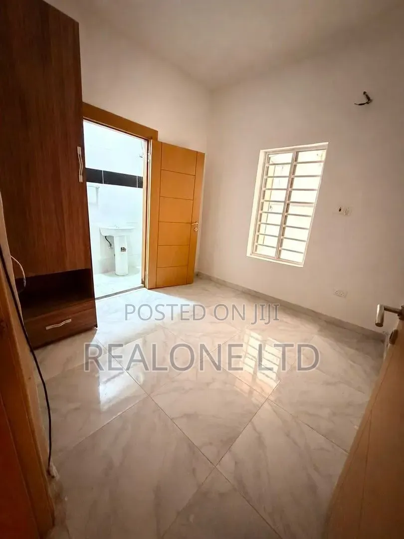 Mini Flat in Ikota for rent in Ikota