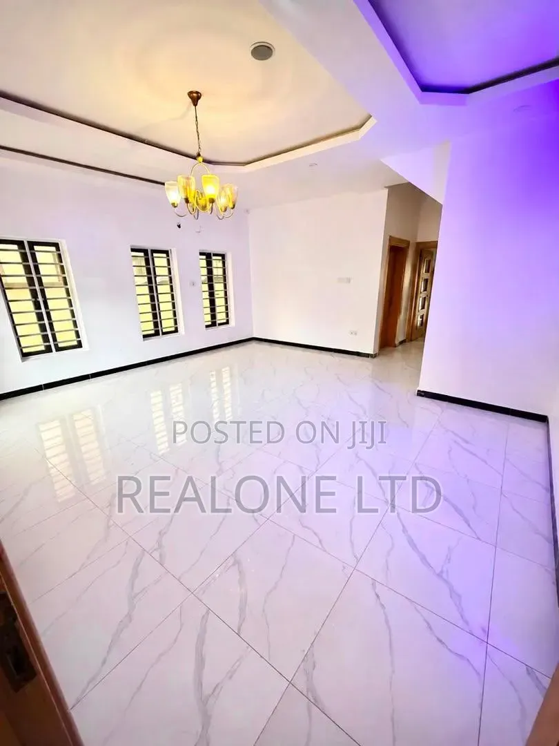 Mini Flat in Ikota for rent in Ikota