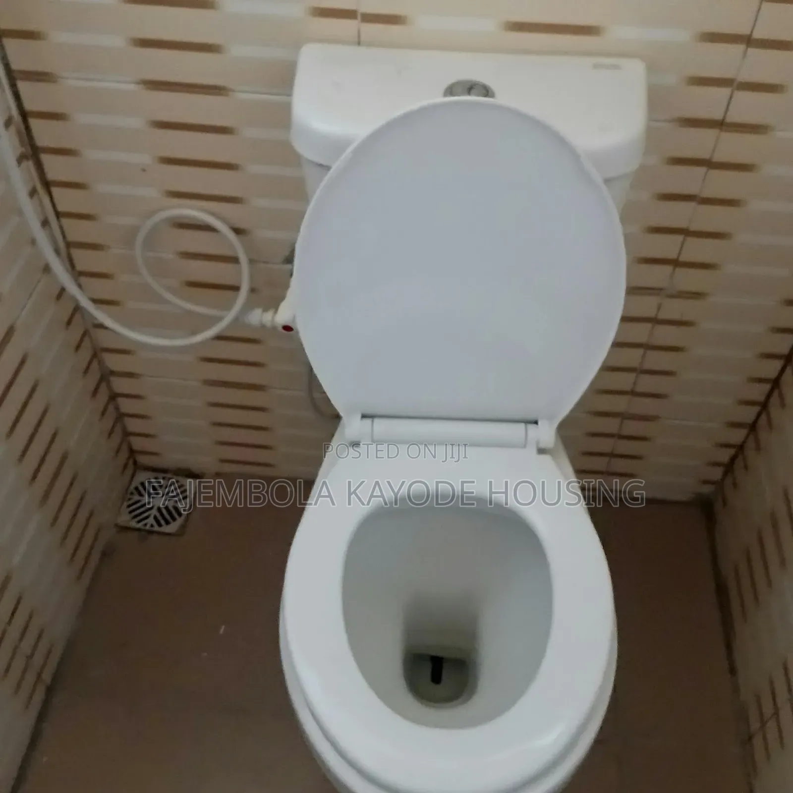 3bdrm Block of Flats in Abayomi Close, Iwo Road for rent in Iwo Road