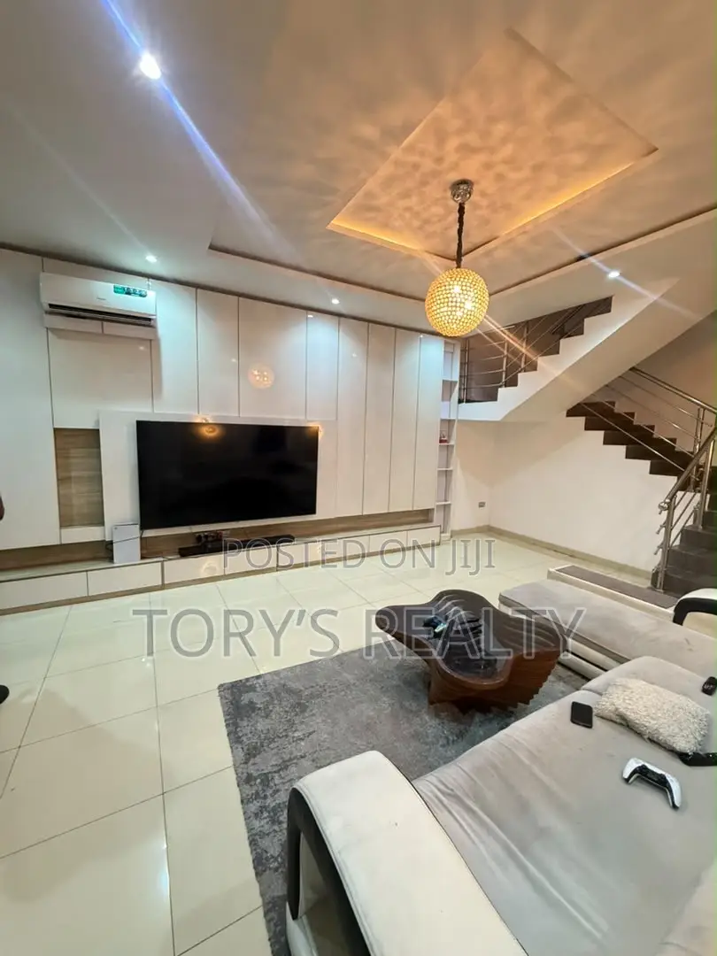4bdrm Townhouse/Terrace in Osapa london for sale in Osapa london
