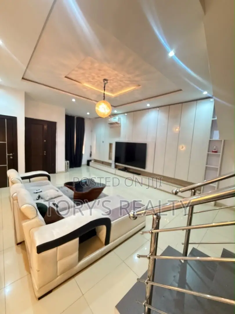 4bdrm Townhouse/Terrace in Osapa london for sale in Osapa london