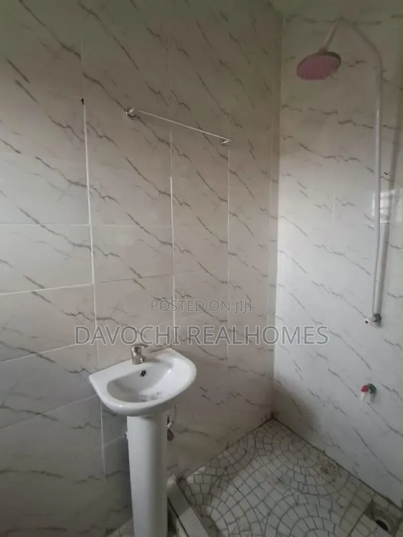2bdrm Apartment in Ogombo for rent in Ogombo