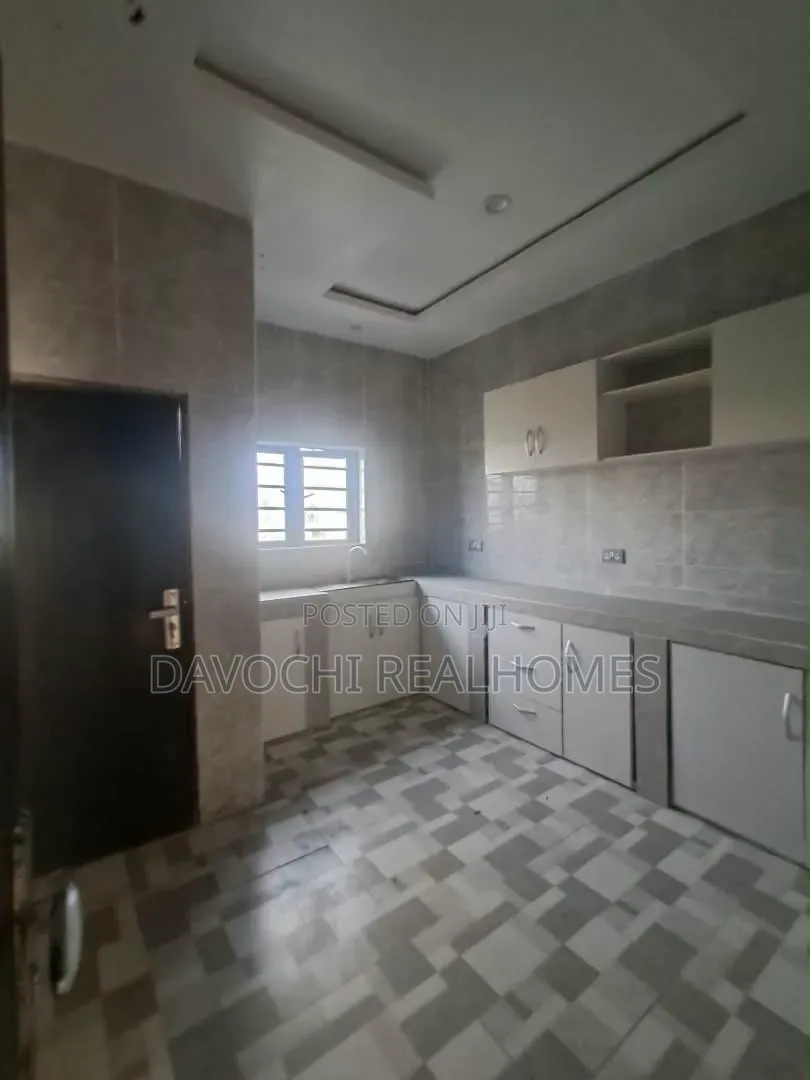 2bdrm Apartment in Ogombo for rent in Ogombo