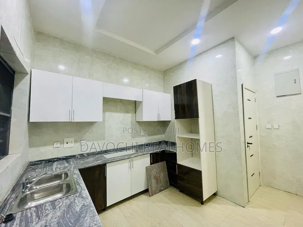 4bdrm Duplex in Victoria Island Extension for sale in Victoria Island Extension