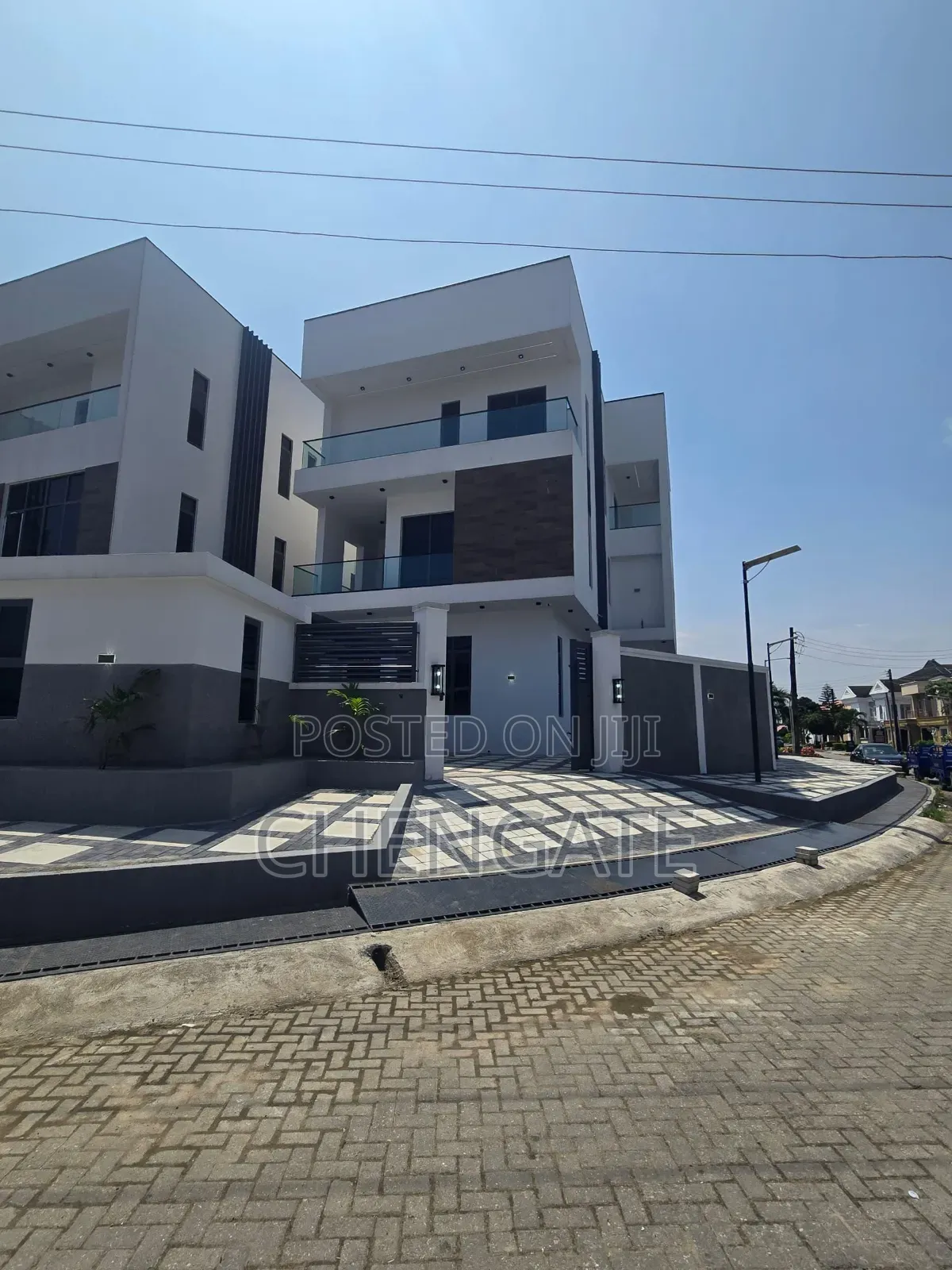 5bdrm Duplex in Lekki Phase 1 for sale in Lekki Phase 1