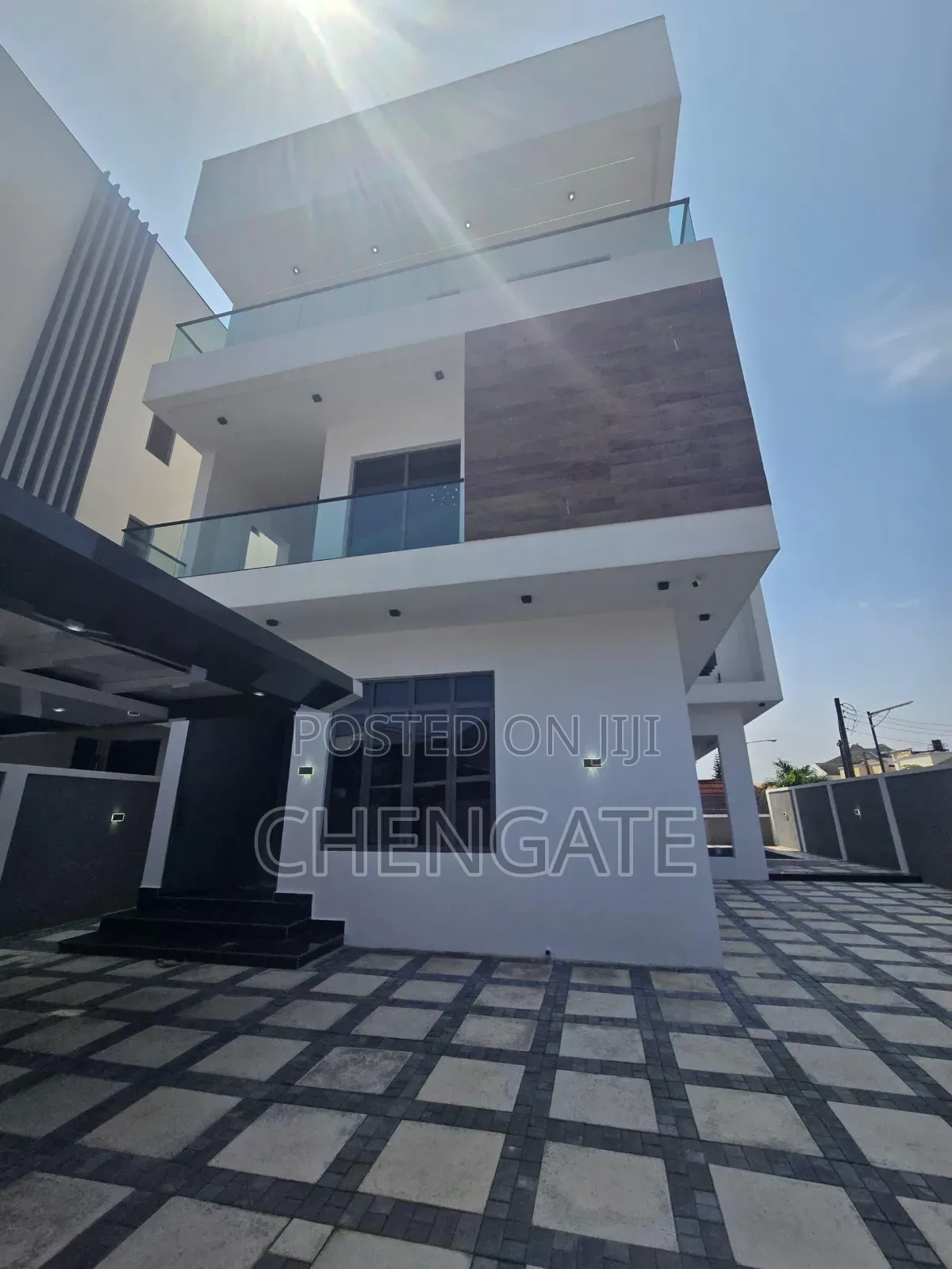 5bdrm Duplex in Lekki Phase 1 for sale in Lekki Phase 1