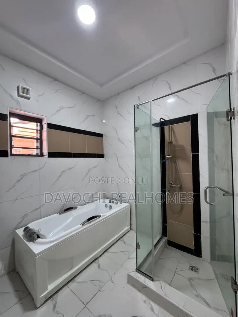 4bdrm Duplex in Ikota for rent in Ikota