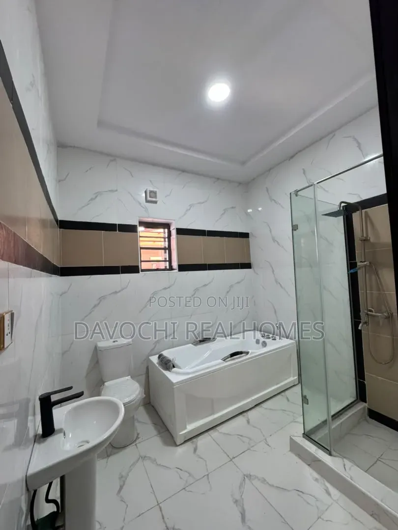 4bdrm Duplex in Ikota for rent in Ikota