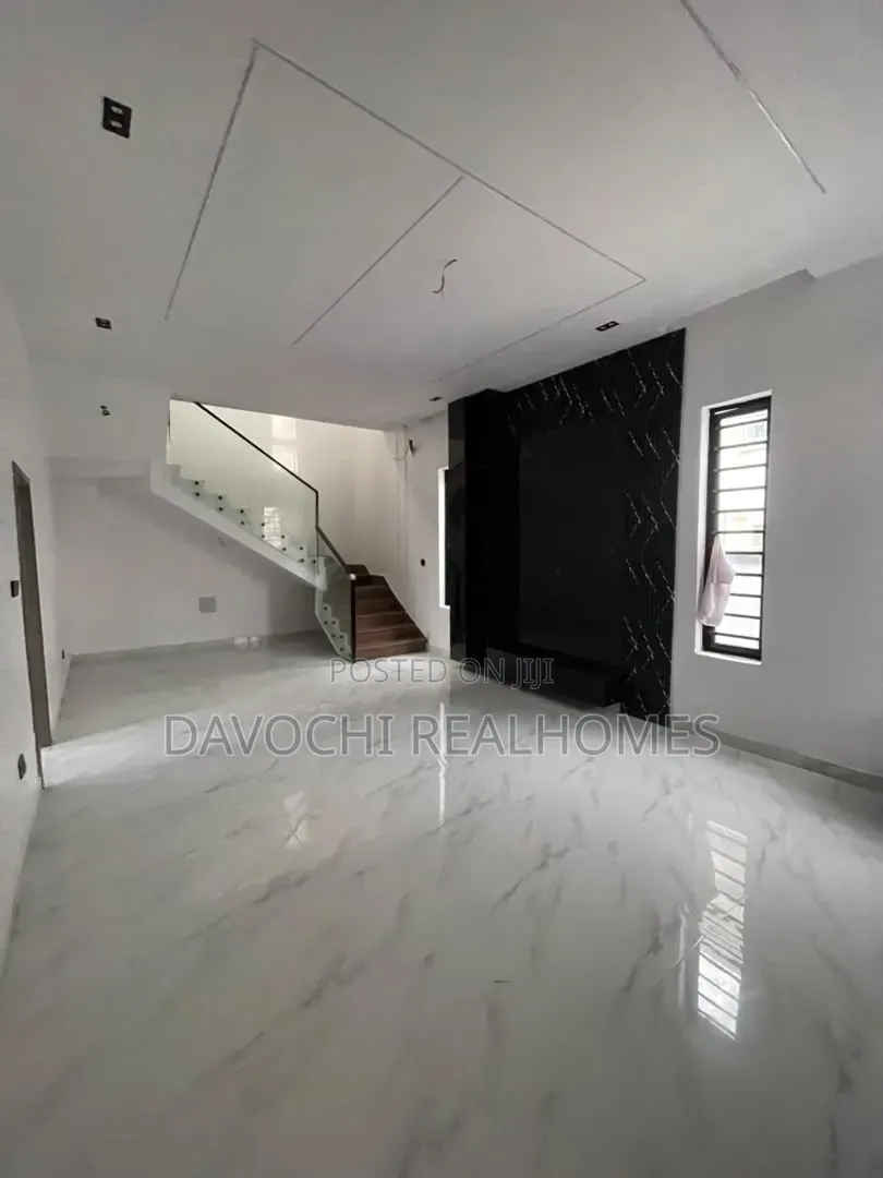 4bdrm Duplex in Sangotedo for sale in Sangotedo