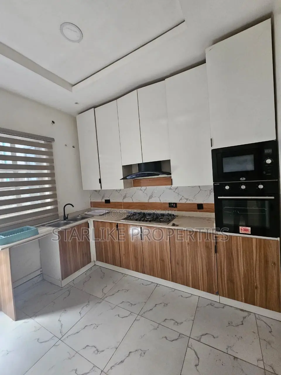 4bdrm Duplex in Ikota for rent in Ikota