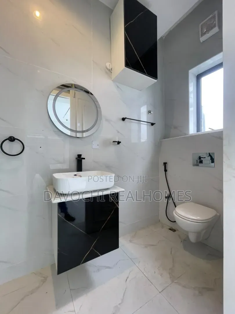5bdrm Apartment in Ikota for sale in Ikota