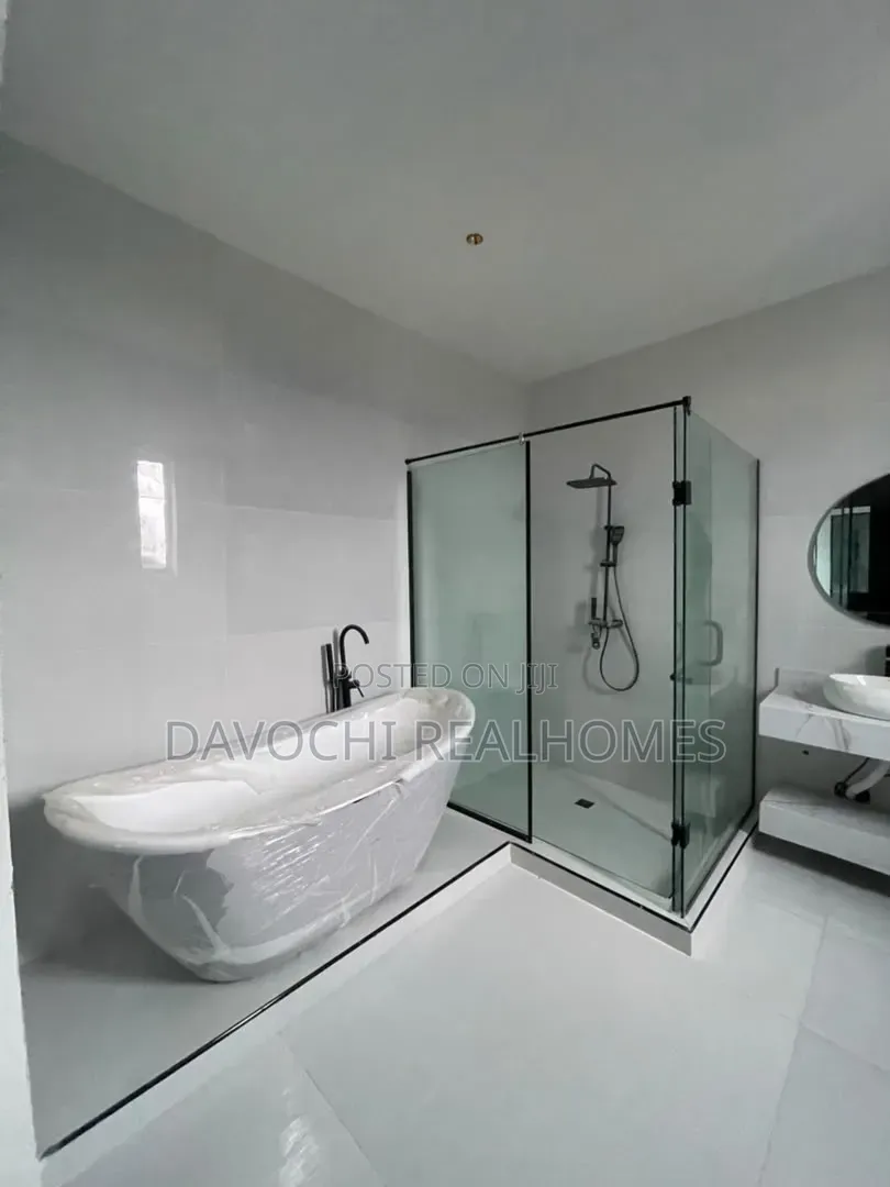 5bdrm Duplex in Off Lekki-Epe Expressway for sale in Off Lekki-Epe Expressway