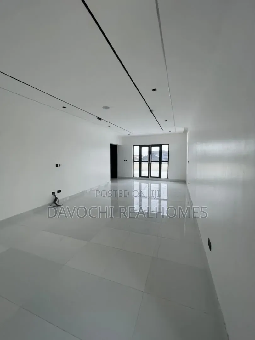 5bdrm Duplex in Off Lekki-Epe Expressway for sale in Off Lekki-Epe Expressway