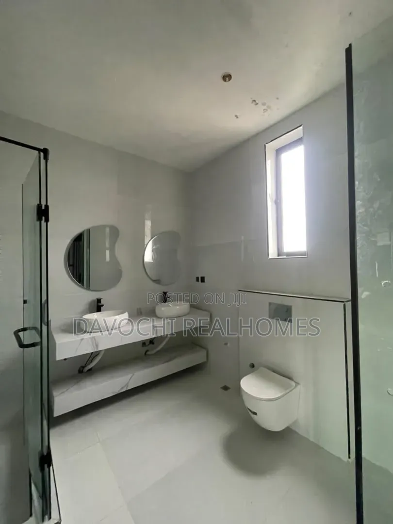 5bdrm Duplex in Off Lekki-Epe Expressway for sale in Off Lekki-Epe Expressway