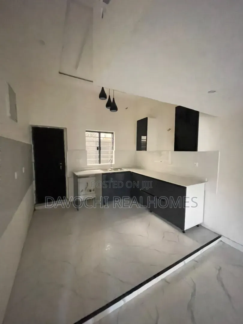 4bdrm Duplex in Lekki Phase 1 for sale in Lekki Phase 1