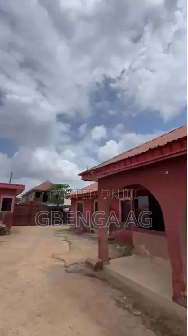 3bdrm Bungalow in Ilogbo Eremi, Abeokuta South for sale in Abeokuta South