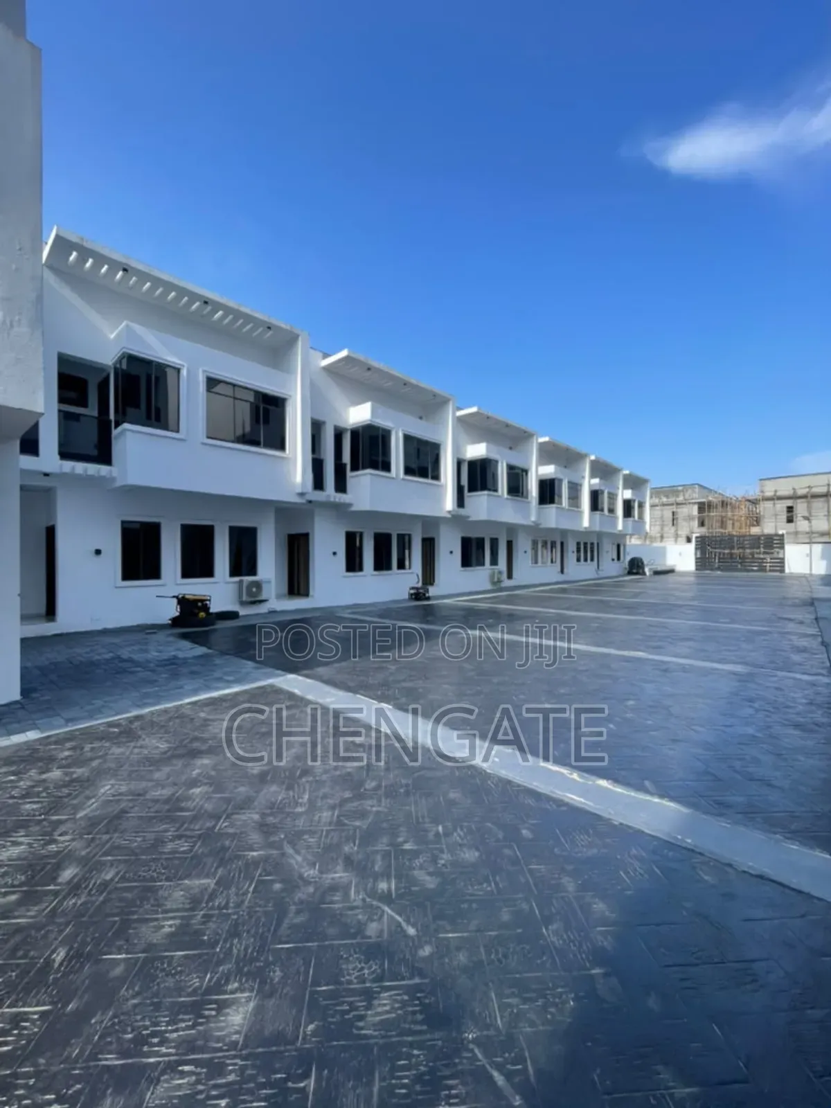 3bdrm Duplex in Lekki Expressway for sale in Lekki Expressway