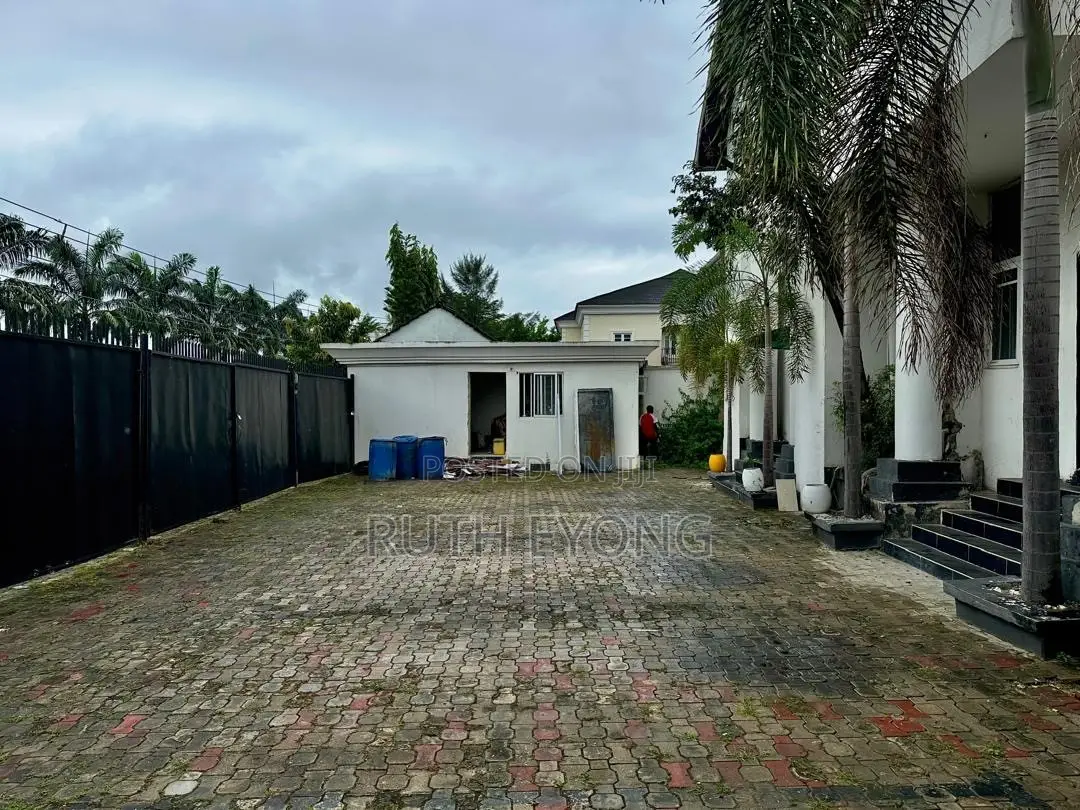 20bdrm Duplex in Lekki Phase 1 for rent in Lekki Phase 1
