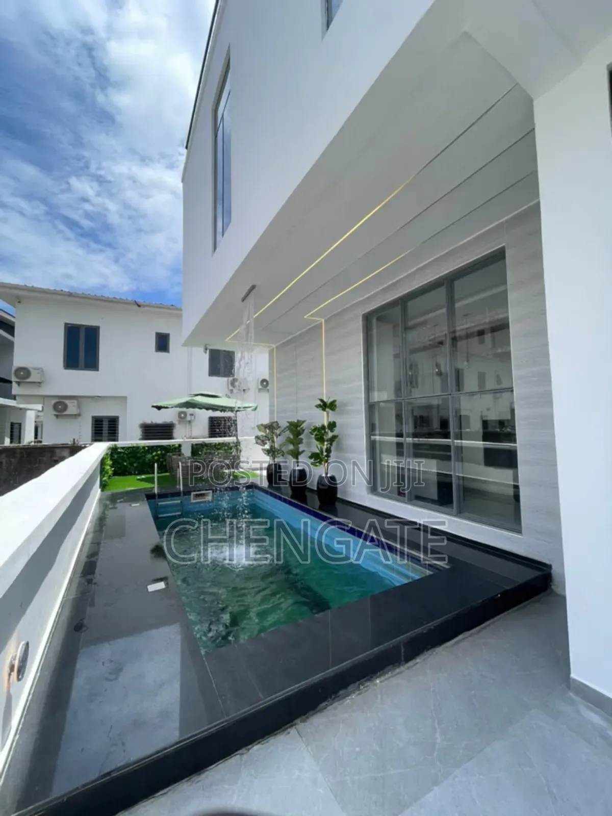 5bdrm Duplex in Osapa london for sale in Osapa london