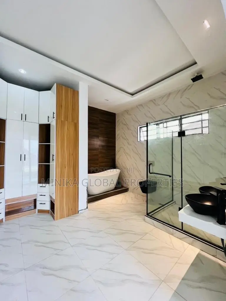 5bdrm Duplex in Danfoldi, Lekki Phase 2 for rent in Lekki Phase 2