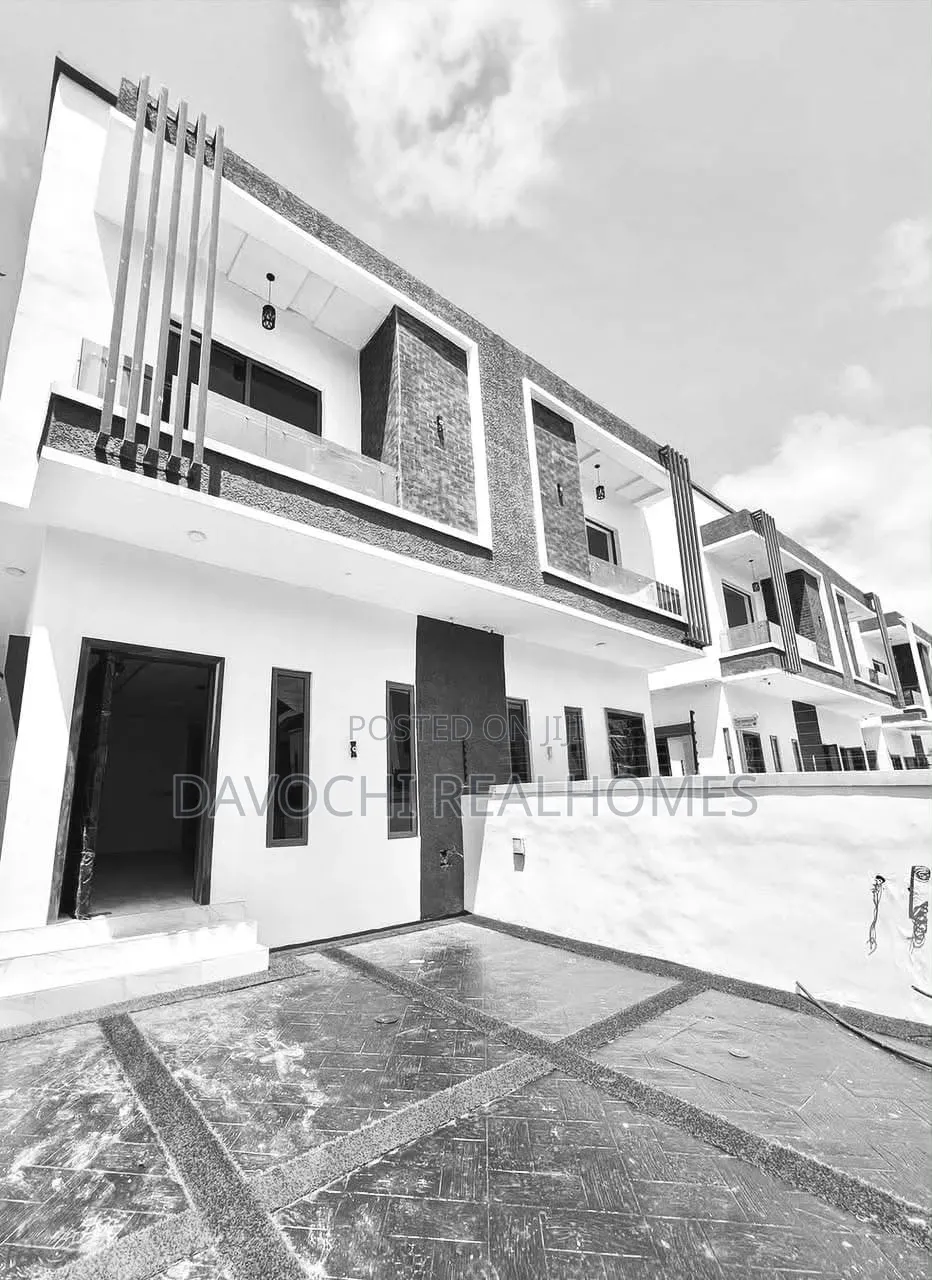4bdrm Duplex in Chevron for rent in Chevron