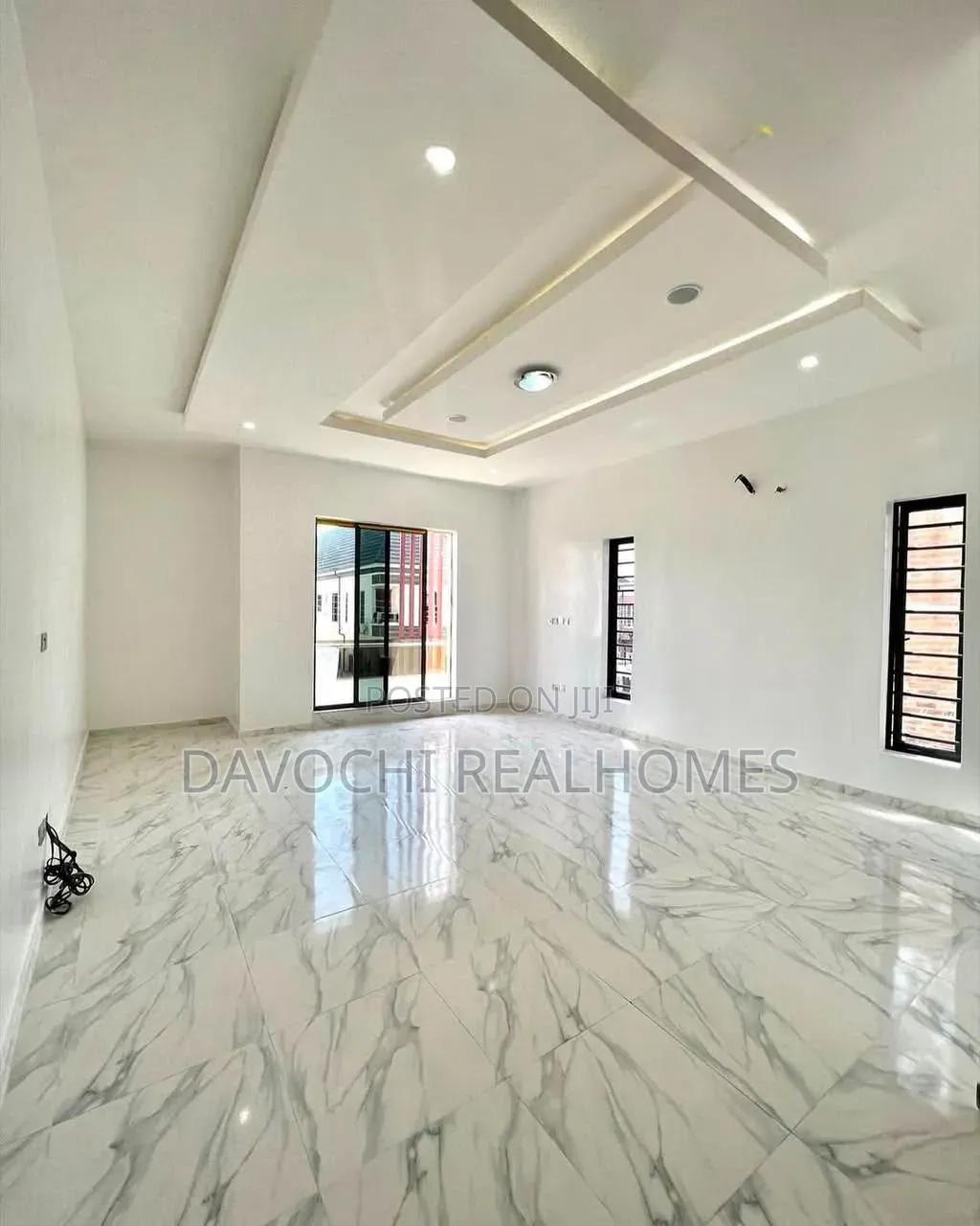 4bdrm Duplex in Chevron for rent in Chevron