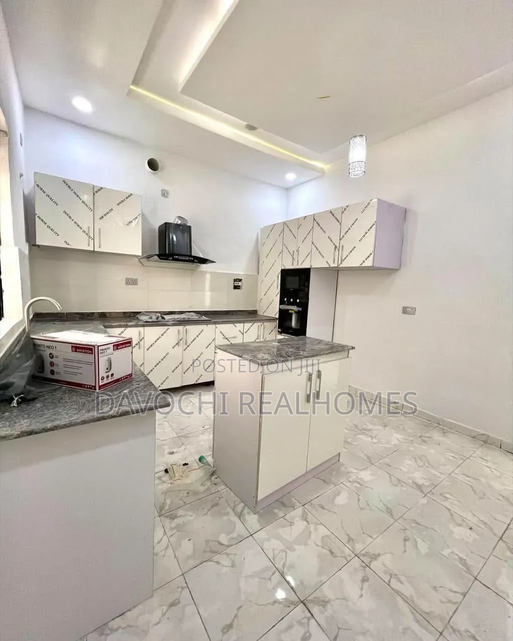 4bdrm Duplex in Chevron for rent in Chevron